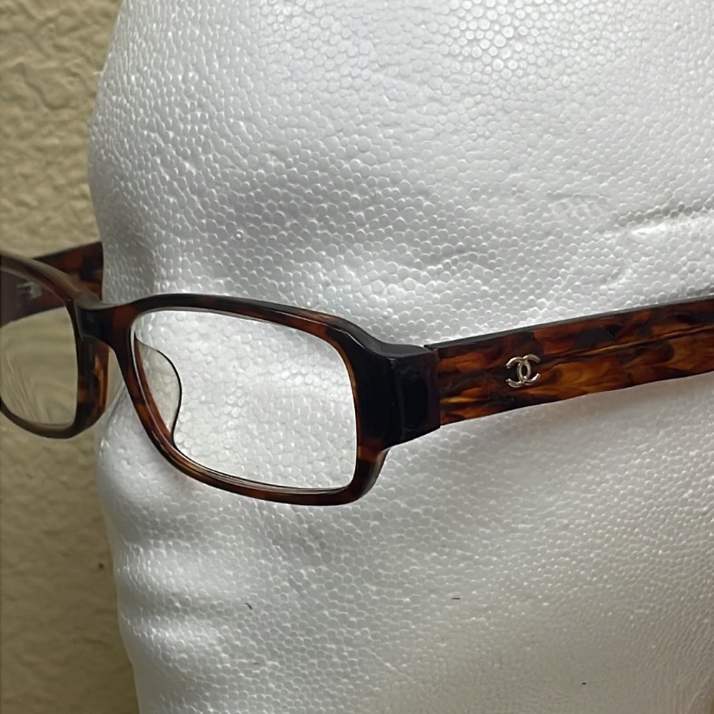 CHANEL Tortoiseshell Sunglasses